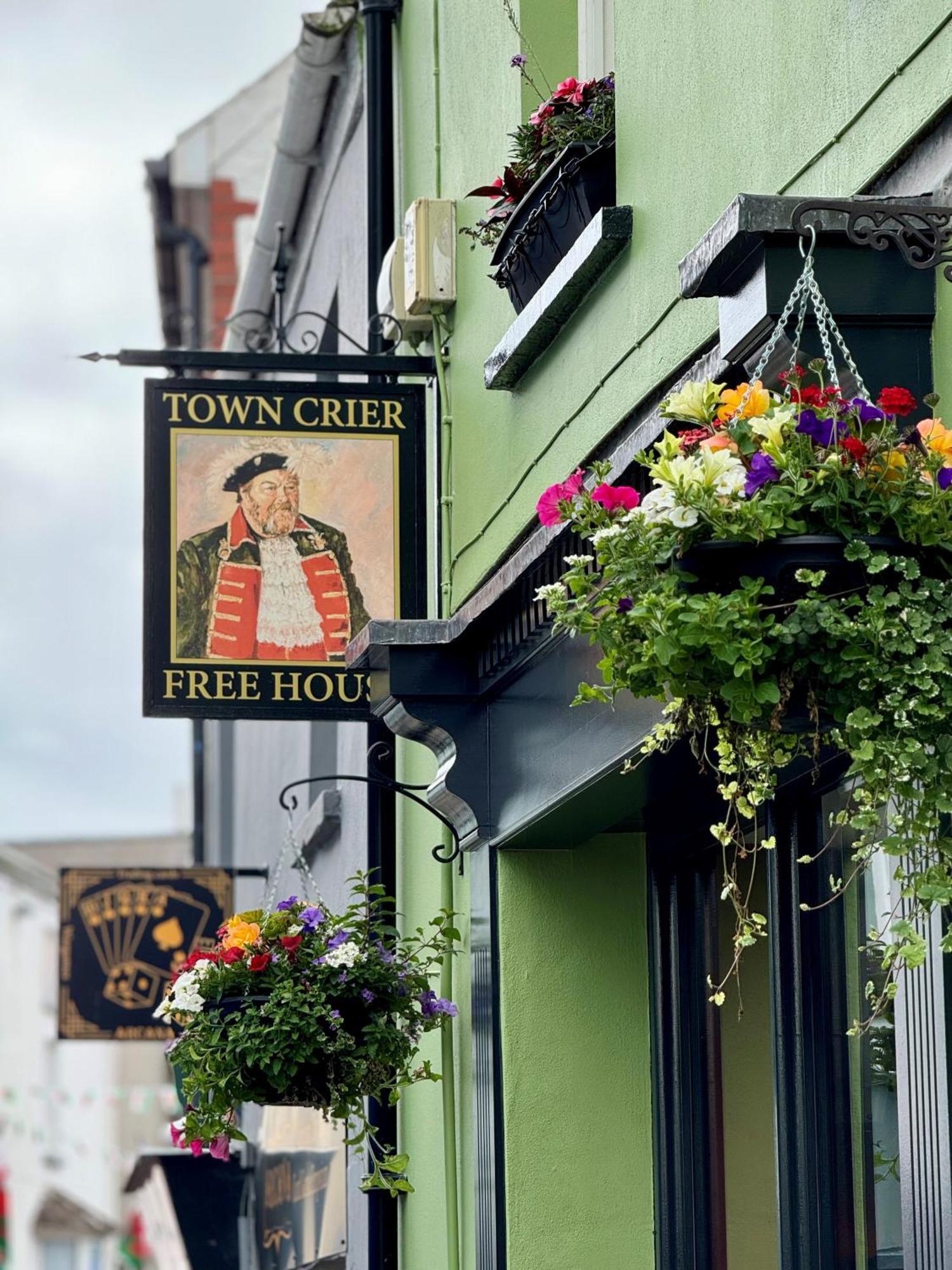 The Town Crier, Tenby Exteriör bild